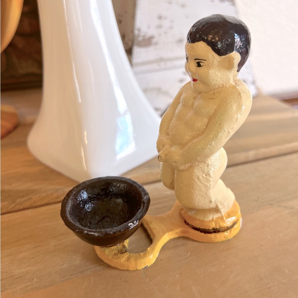 Vintage Belgium Design Toscano Peeing Boy of Brussels Cast Iron Bottle Opener